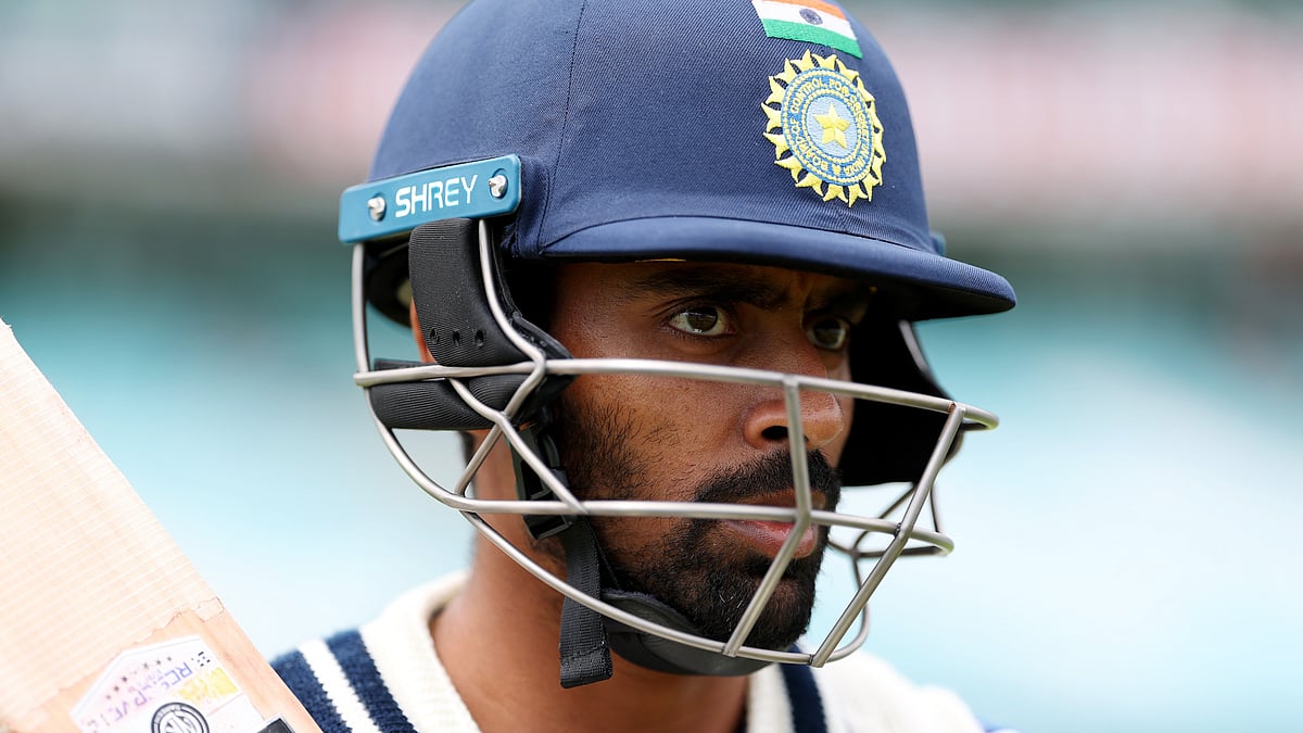 அபிமன்யு ஈஸ்வரன்: `கருணுக்கு வாய்ப்பளிக்கிறார்கள்; என் மகன் அழுத்தத்தில் இருக்கிறான்’ -  தந்தை வேதனை