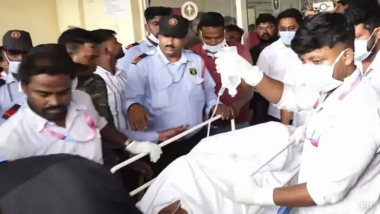 ஒடிசா: 15 வயது பெண் உயிரோடு எரிப்பு; 'தற்கொலையா? கொலையா?' - பெண்ணின் தந்தை சொல்வது என்ன?