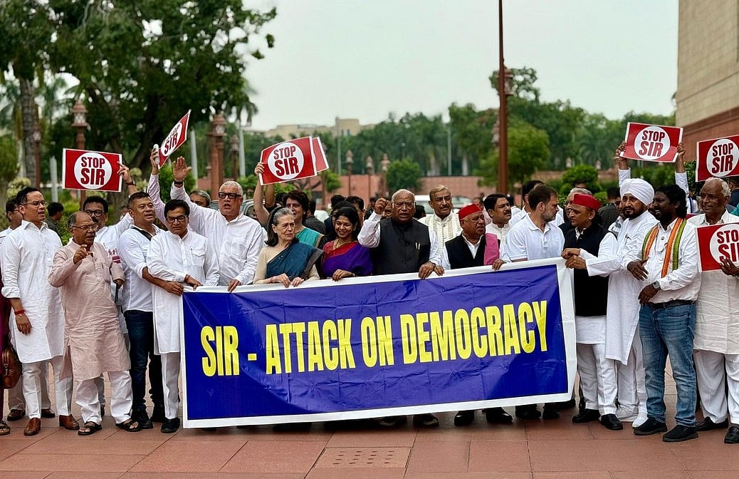 SIR எதிர்ப்பு: ராகுல் காந்தியின் முயற்சி To INDIA கூட்டணியின் திட்டங்கள் வரை! - என்ன நடக்கிறது?