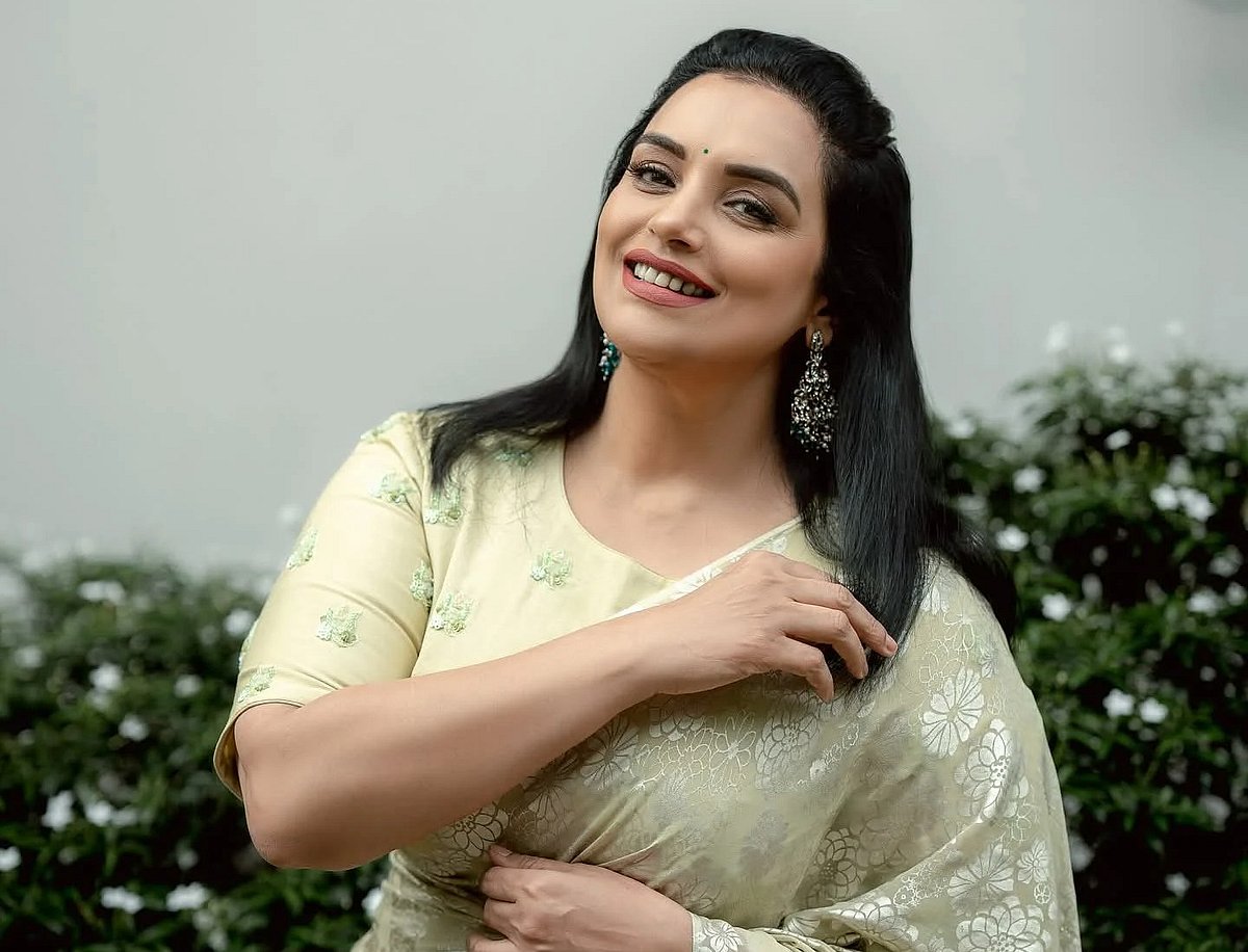 அம்மா சங்கத்துக்கு முதல் பெண் தலைமை - `ஆபாச’ சர்ச்சைகளை கடந்து ஸ்வேதா மேனன் உள்ளிட்ட நடிகைகள் வெற்றி