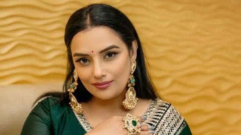 ஸ்வேதா மேனன்: ஆபாச காட்சிகளில் நடித்ததாக நடிகை  மீது வழக்கு - விவாதமான `அம்மா’ தேர்தல்!