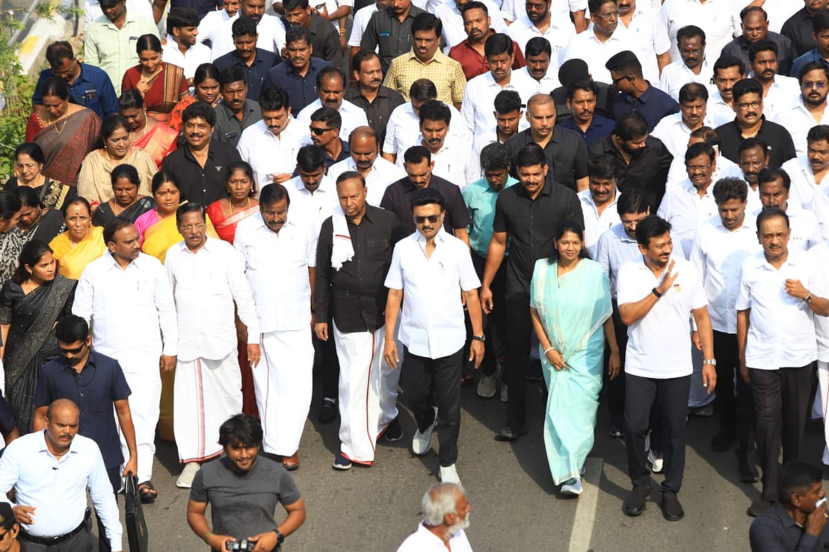 DMK: கலைஞரின் 7-வது நினைவுநாள்; மலர் தூவி அஞ்­சலி செலுத்திய முதல்வர் ஸ்டாலின்! |Photo Album