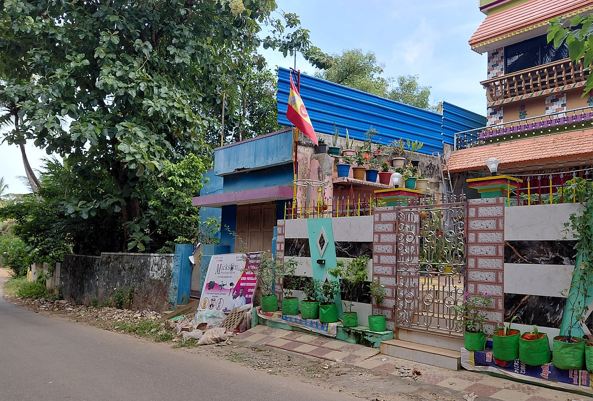 ``சாலை ஓரத்தில் அல்ல; பட்டா நிலத்தில் மட்டுமே கட்சி கொடி கம்பங்கள்'' - குமரியை பின்பற்றுமா தமிழகம்?