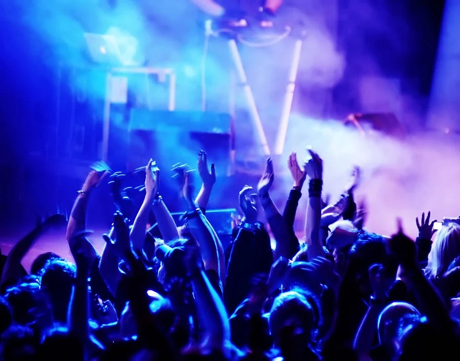 புதுச்சேரி: விடிய விடிய போதை நடனம்… அத்துமீறும் `ரெஸ்டோ’ பார்கள்… அமைதி காக்கும் காவல், கலால் துறை 