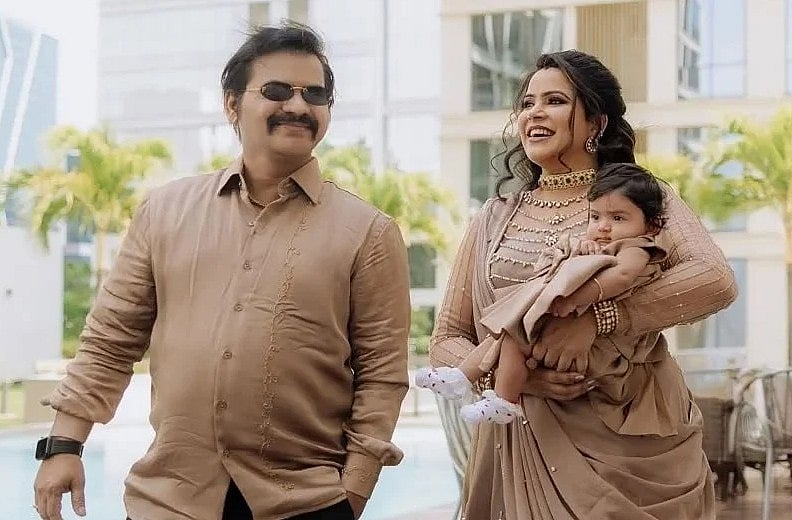 `மகளின் பெயர் சூட்டு விழா' - மகிழ்ச்சியோடு கொண்டாடிய ரெடின் கிங்ஸ்லி - சங்கீதா | Photo Album