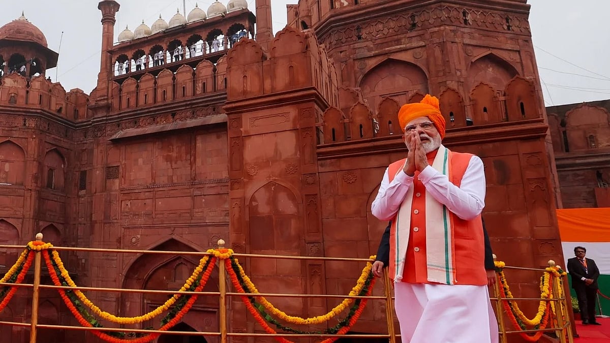 தொடர்ச்சியாக 12-வது முறை கொடியேற்றிய மோடி; செங்கோட்டை சுதந்திர தினக் கொண்டாட்டங்கள் | Photo Album