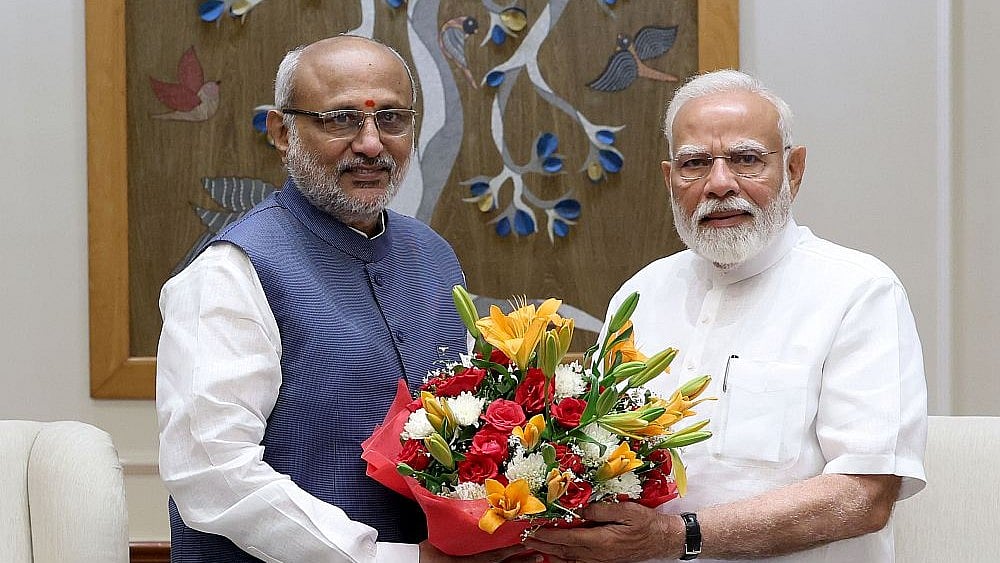 CP Radhakrishnan: வாஜ்பாயின் சிஷ்யர்; மோடியின் நண்பர்; குடியரசு துணைத் தலைவர் வேட்பாளரின் பின்னணி