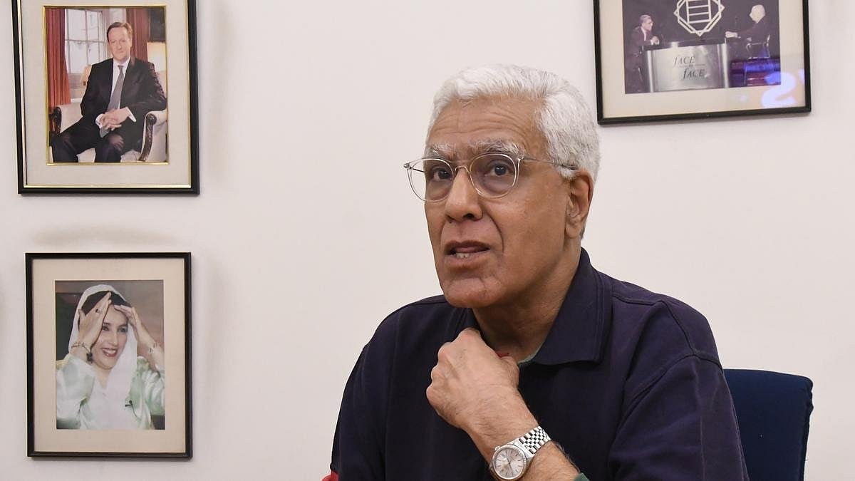 Karan Thapar: ``என்ன குற்றம்னு சொல்லாமலே ஊடகவியலாளர் கரன் தாப்பருக்கு சம்மன்'' - முதல்வர் ஸ்டாலின்