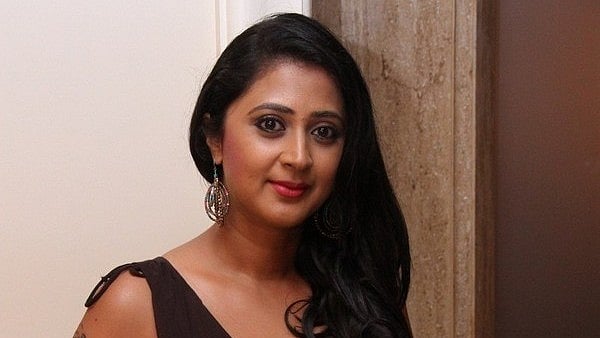 Stray Dogs: ``ஒரு பாலியல் குற்றவாளிக்காக எல்லோரையும் அழித்துவிடுவீர்களா?” - நாய்களுக்கு ஆதரவாக கனிகா