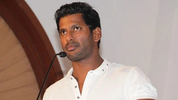 கரூர் துயரம்: ``குறைந்தபட்சம் இதையாவது செய்யுங்கள்'' - விஜயிடம் நடிகர் விஷால் வைத்த கோரிக்கை