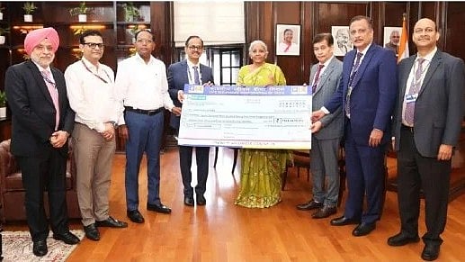 `69 ஆண்டுகளில் ரூ.56.23 லட்சம் கோடி சொத்து மதிப்பு' - அரசுக்கு ரூ.7,324 கோடி லாபப்பங்கு வழங்கிய LIC 