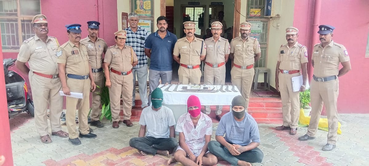 ஆசிரியரிடம் கொள்ளையடித்த 3 பேர்; 24 மணி நேரத்தில் கைது செய்த போலீஸ்