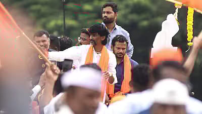 மராத்தா போராட்டத்தால் ஸ்தம்பித்த மும்பை - `கடைசி யுத்தம்’ என கூறும் மனோஜ் ஜராங்கே!