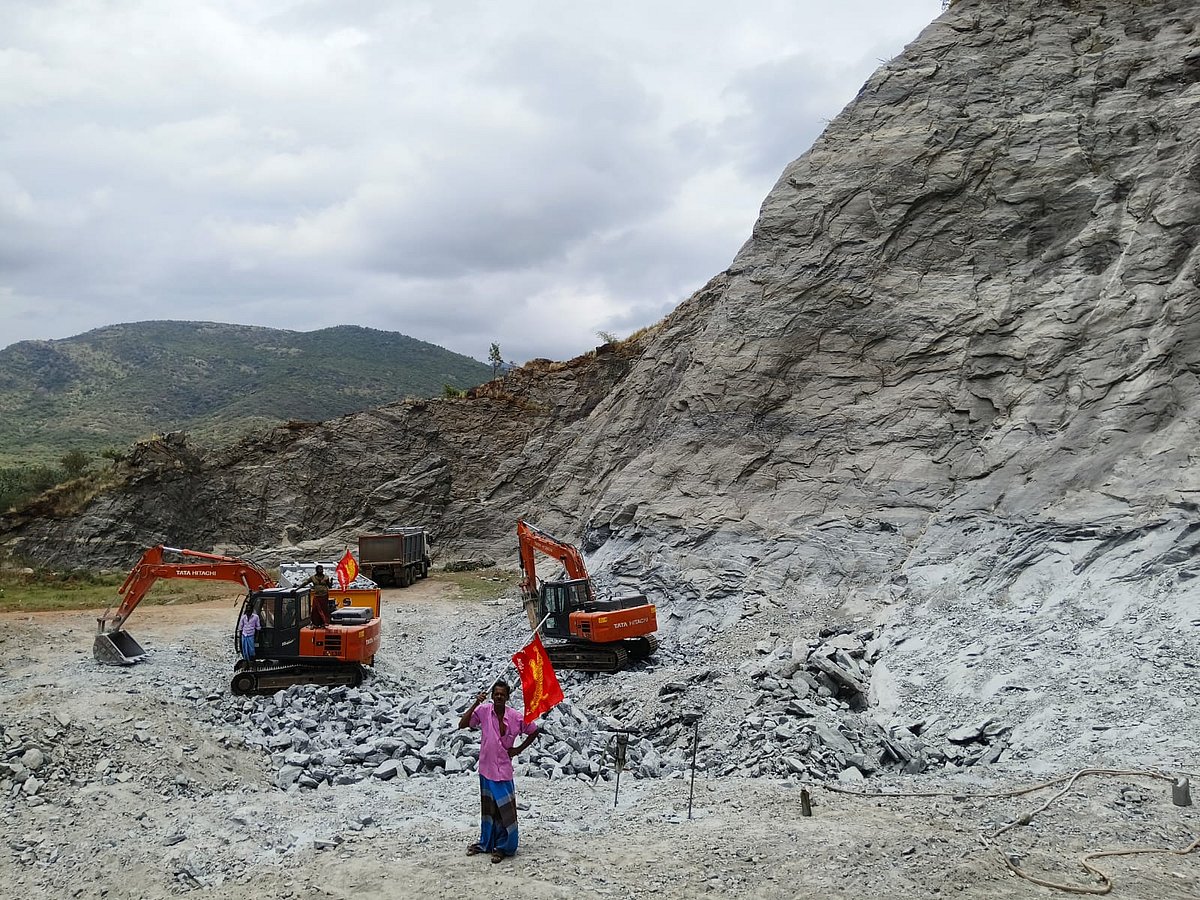 தேனி : கல் குவாரியில் கொலை செய்யப்பட்ட நகரச் செயலாளர்… அதிர்ச்சிகர பின்னணி