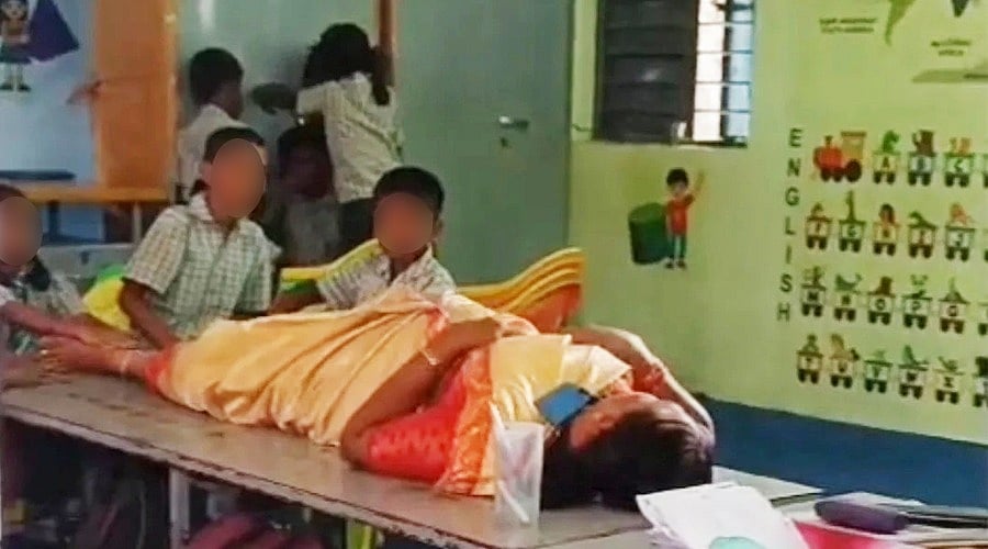 தர்மபுரி: பள்ளி மாணவர்களை கை, கால்களை அமுக்கச் சொன்ன தலைமை ஆசிரியர்; வைரல் வீடியோவின் பின்னணி என்ன?