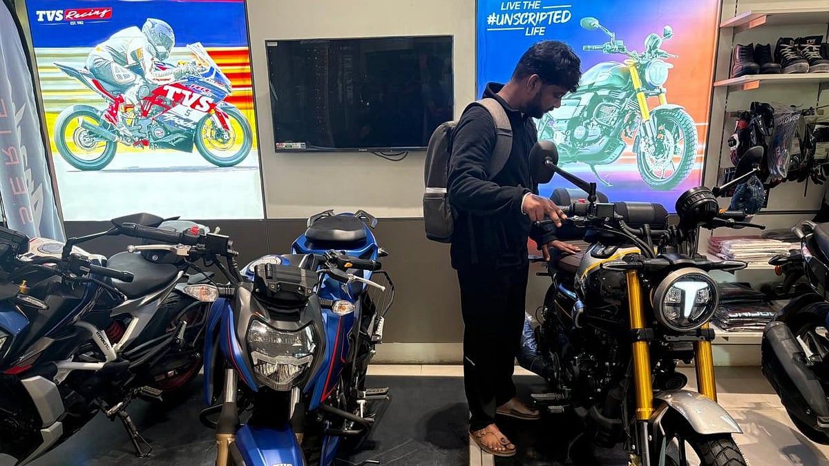 GST: பைக்/கார் விலைலாம் செமையா குறைஞ்சிடுச்சு! ஆனா இது மட்டும் நடக்காம இருக்கணும்!