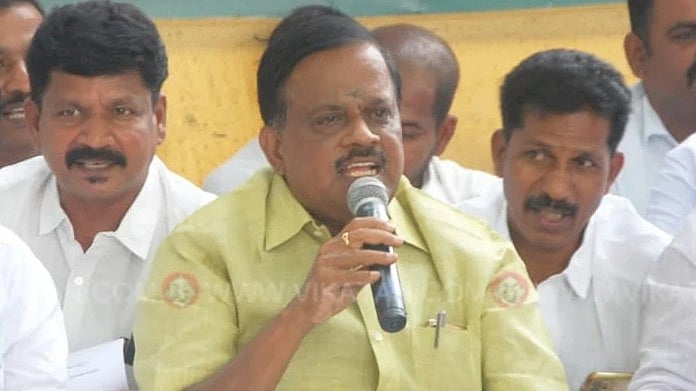 ``செங்கோட்டையனுக்கு உரிமை இல்லை; அவருக்குப் பின்னால் இருப்பவர் இவர்தான்'' - தளவாய் சுந்தரம் ஓபன்