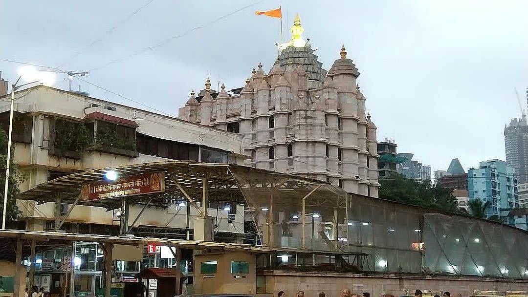 மும்பை சித்திவிநாயக் கோயில்: குடியிருப்பு கட்டிடங்களை வாங்கி, ரூ.100 கோடியில் விரிவாக்கத் திட்டம்