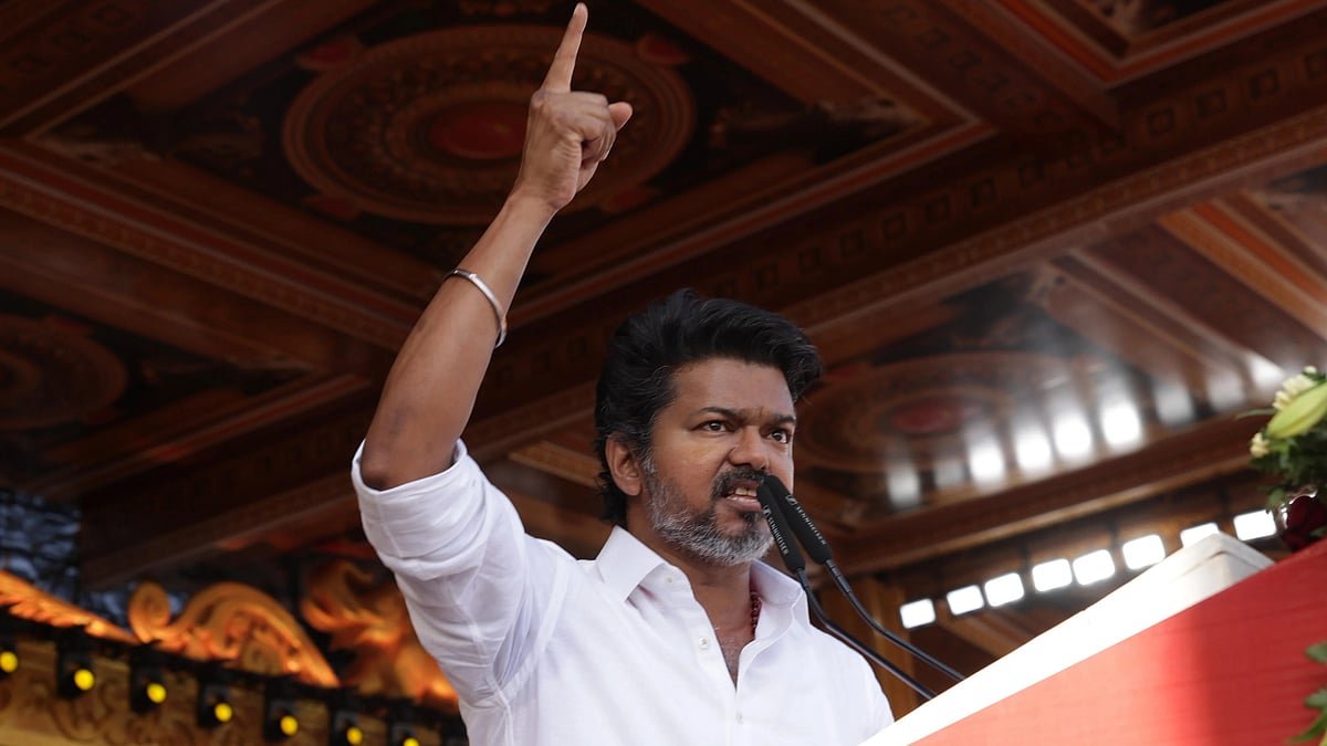 தவெக ஆனந்த் மீது வழக்கு: ``காவல் துறைக்கு நெருக்கடி; நம்மை முடக்க நினைக்கிறார்கள்’’ - விஜய் கண்டனம்