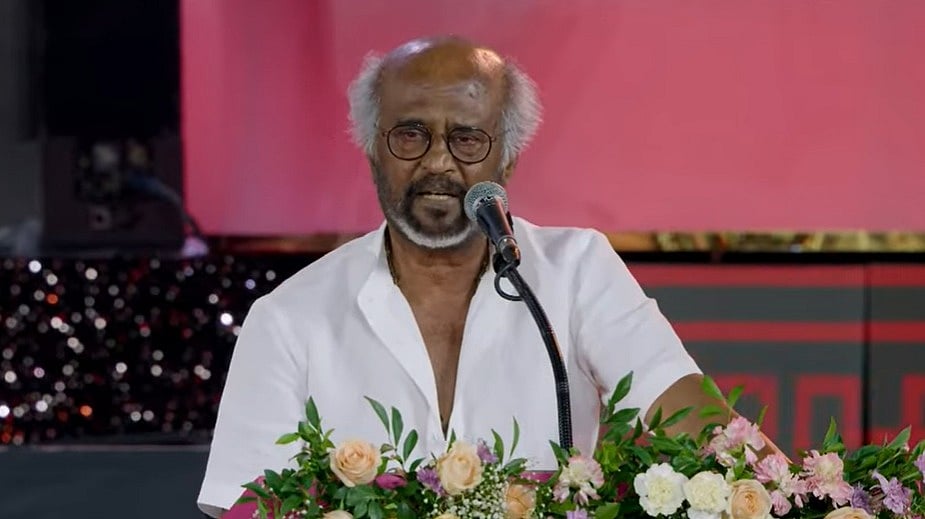 இளையராஜா 50: ``என்னை விட்டால் அவரது சுயசரிதைக்கு நானே திரைக்கதை எழுதிவிடுவேன்'' - ரஜினி பேச்சு