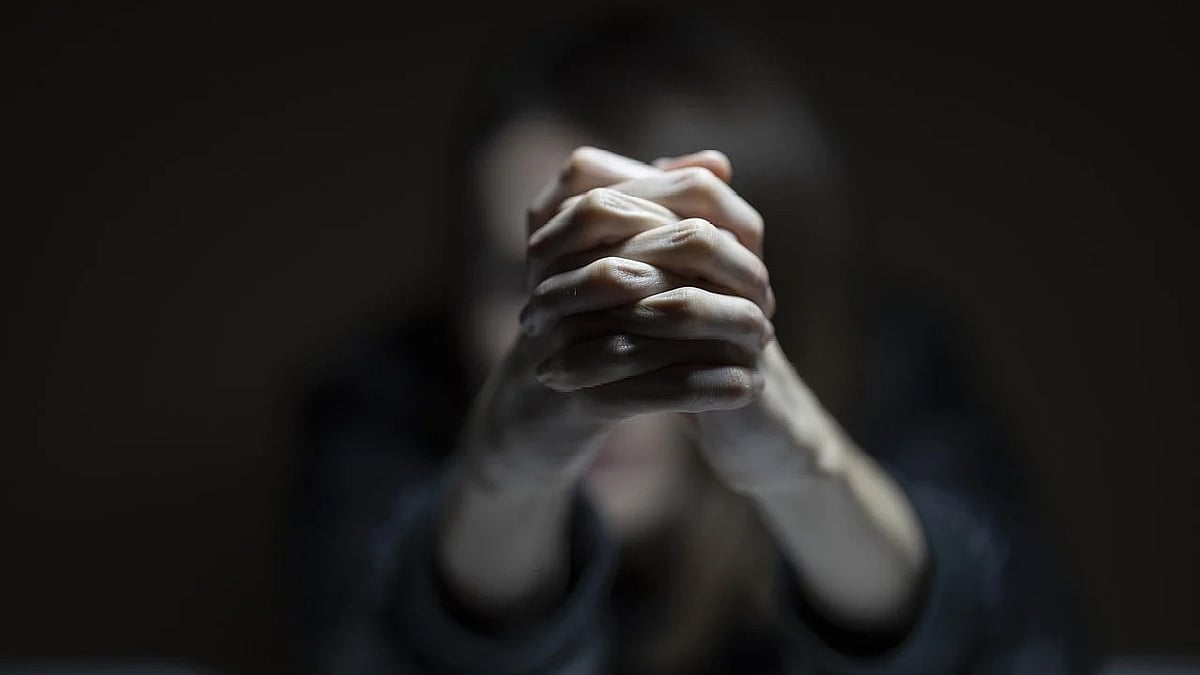 UK: 10 ஆண்டுகள் காதலித்தவர் பிரிவு; ``செயற்கை கருத்தரிப்பு செலவை ஏற்க வேண்டும்'' - காதலி கோரிக்கை