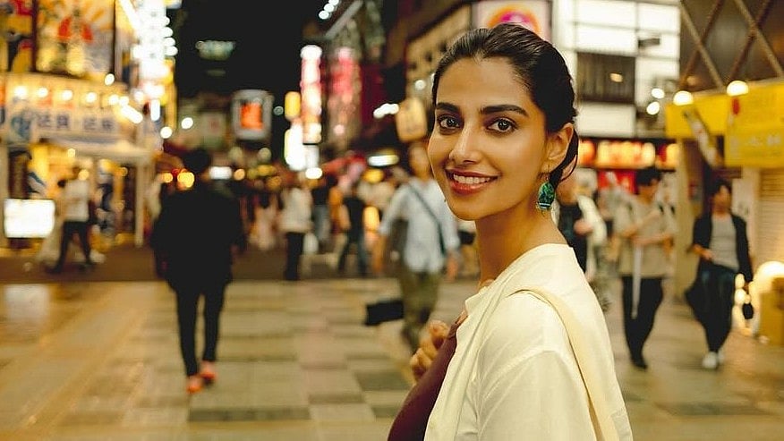 Meenakshi Chaudhary: ``அவ கண்ணால பாத்தா ஒரு ஸ்பார்க்கு