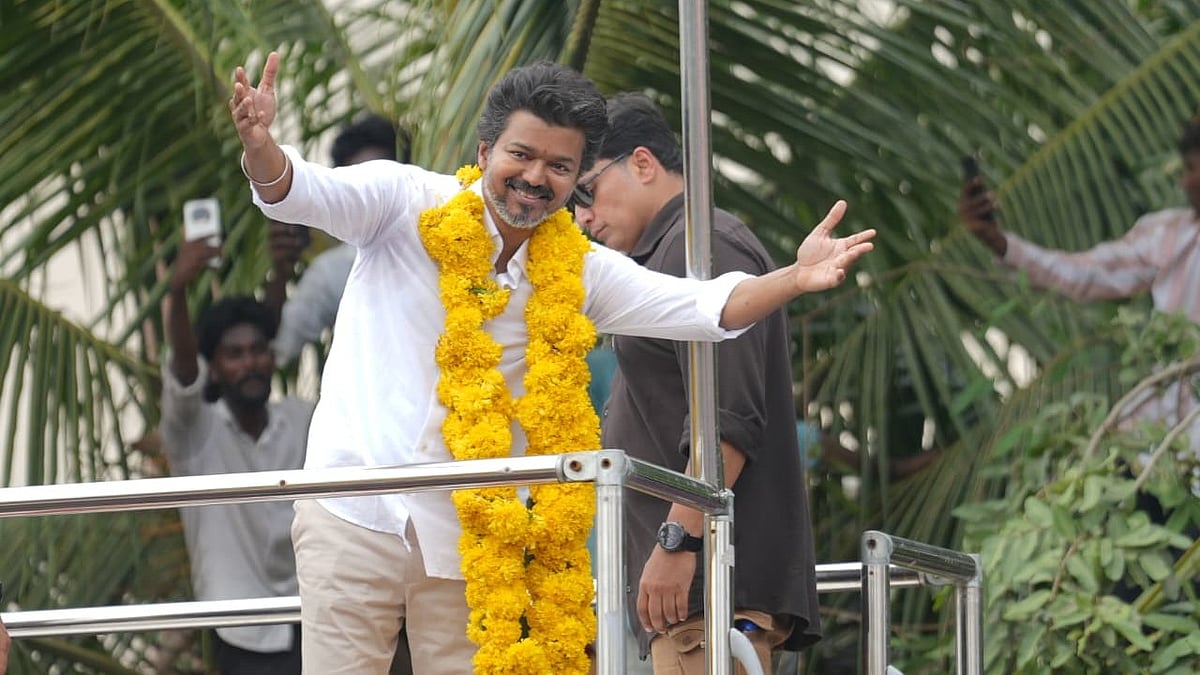 பெரம்பூரிலிருந்து பிரசாரம் தொடக்கம்; தொண்டர்களுடன் போட்டோ ஷூட்! - விஜய்யின் Election பிளான் என்ன?