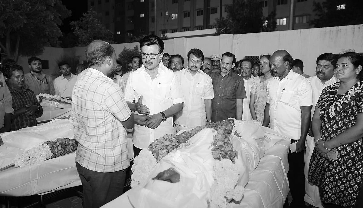 கரூர்: உயிரிழப்புகளின் எண்ணிக்கை 40 ஆக உயர்வு; தற்போது உயிரிழந்தவர் யார்?