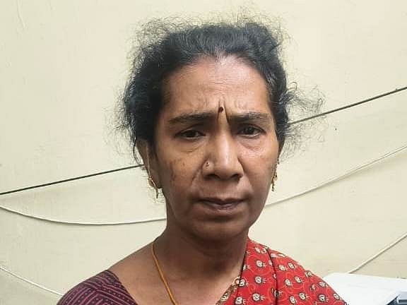 தாய் கொலை; 19 வயது வாலிபருடன் கைதான 47 வயது மகள்