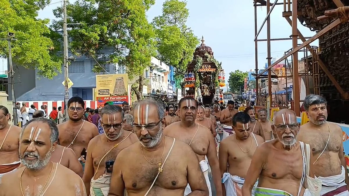 ஸ்ரீவில்லிபுத்தூர் வடபெருங்கோவிலுடையான் திருக்கோயில் பிரம்மோற்சவம் : களைகட்டிய செப்புத் தேரோட்டம்