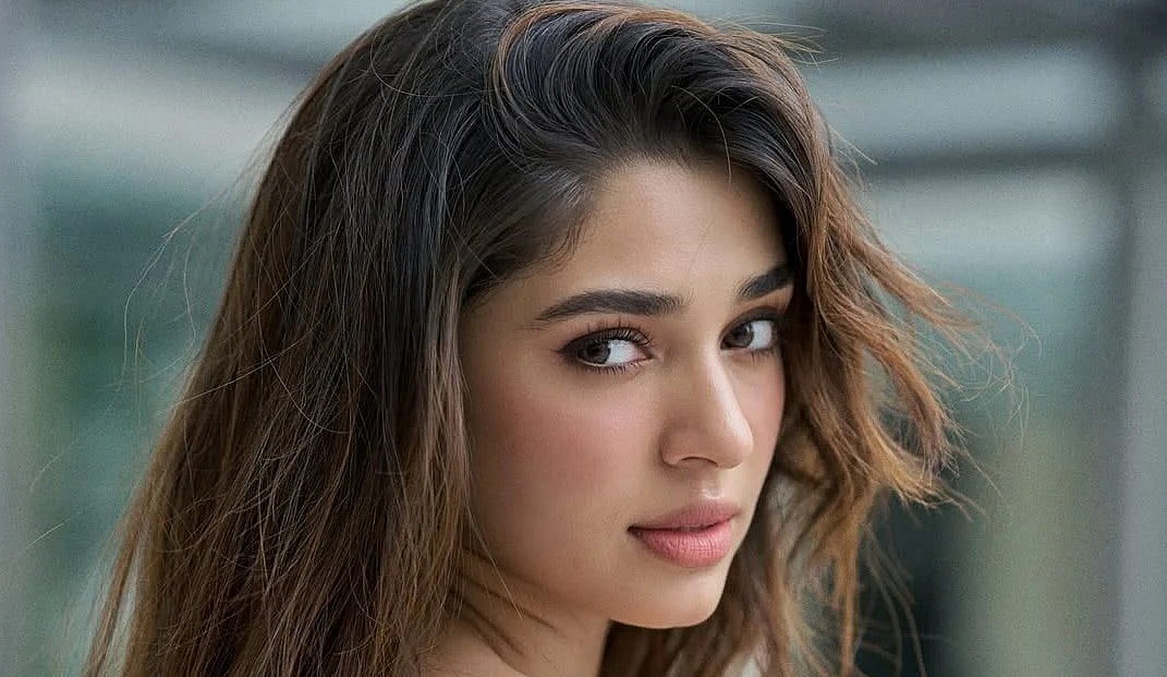 Krithi Shetty: `அழகான ராட்சசியே' - நடிகை கீர்த்தி ஷெட்டி லேட்டஸ்ட் கிளிக்ஸ்| Photo Album