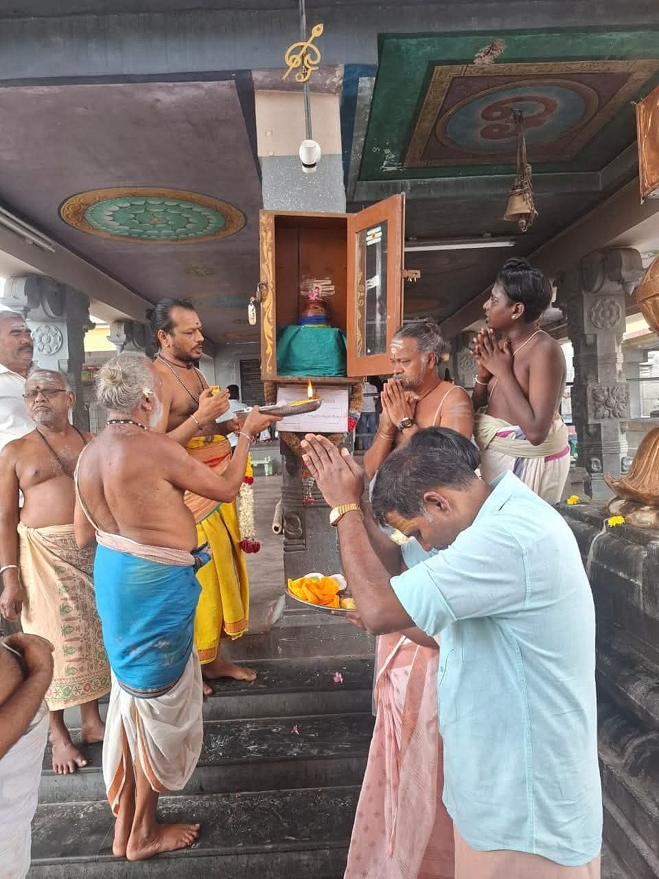 காங்கேயம்: சிவன் மலையில் கடல்நீரை வைத்து வழிபாடு - ஆண்டவன் உத்தரவு காரணம் என்ன?
