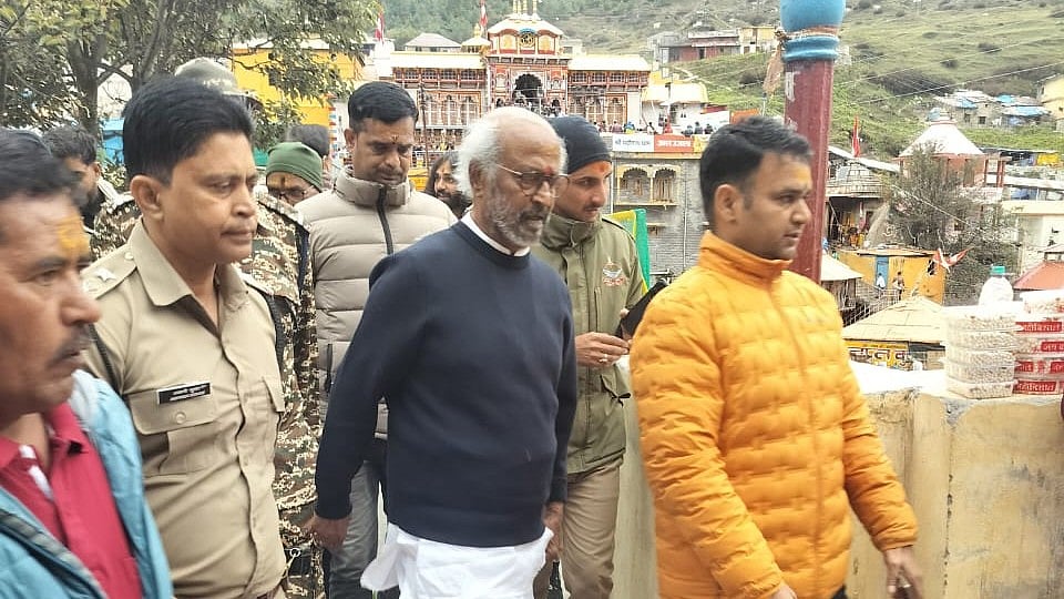 Rajinikanth: `ஆயிரம் அதிசயம்!' - பத்ரிநாத், ரிஷிகேஷில் ரஜினி | Photo Album