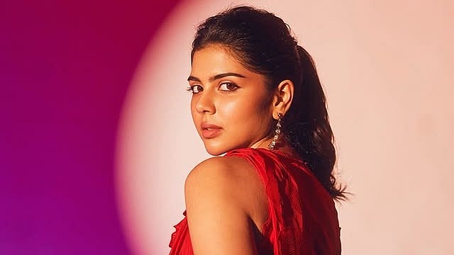 kalyani priyadarshan: `அப்தி அப்தி...' - நடிகை கல்யாணி பிரியதர்ஷன் லேட்டஸ்ட் க்ளிக்ஸ்! | Photo Album