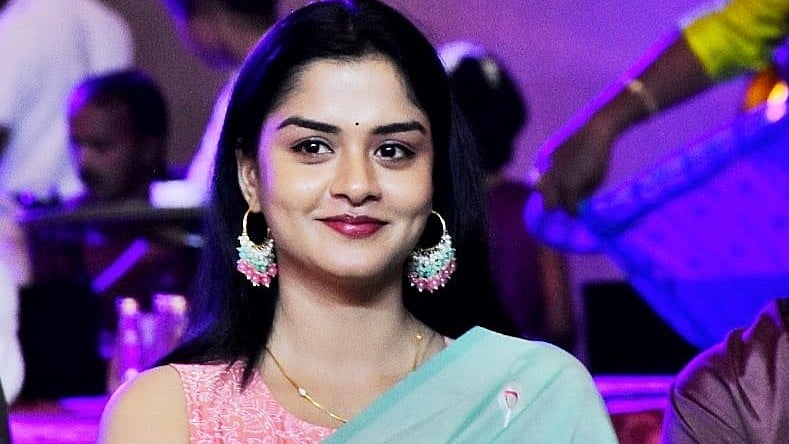 `மகாநதி’ லக்ஷ்மி பிரியாவின் லேட்டஸ்ட் க்யூட் க்ளிக்ஸ்! | Album