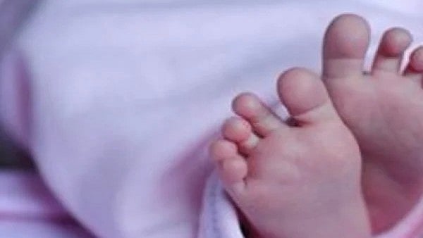 விழுப்புரம்: பச்சிளம் ஆண் குழந்தை கழிவறை கோப்பையில் அழுத்தி கொடூரக் கொலை - தாயை தேடும் போலீஸ்