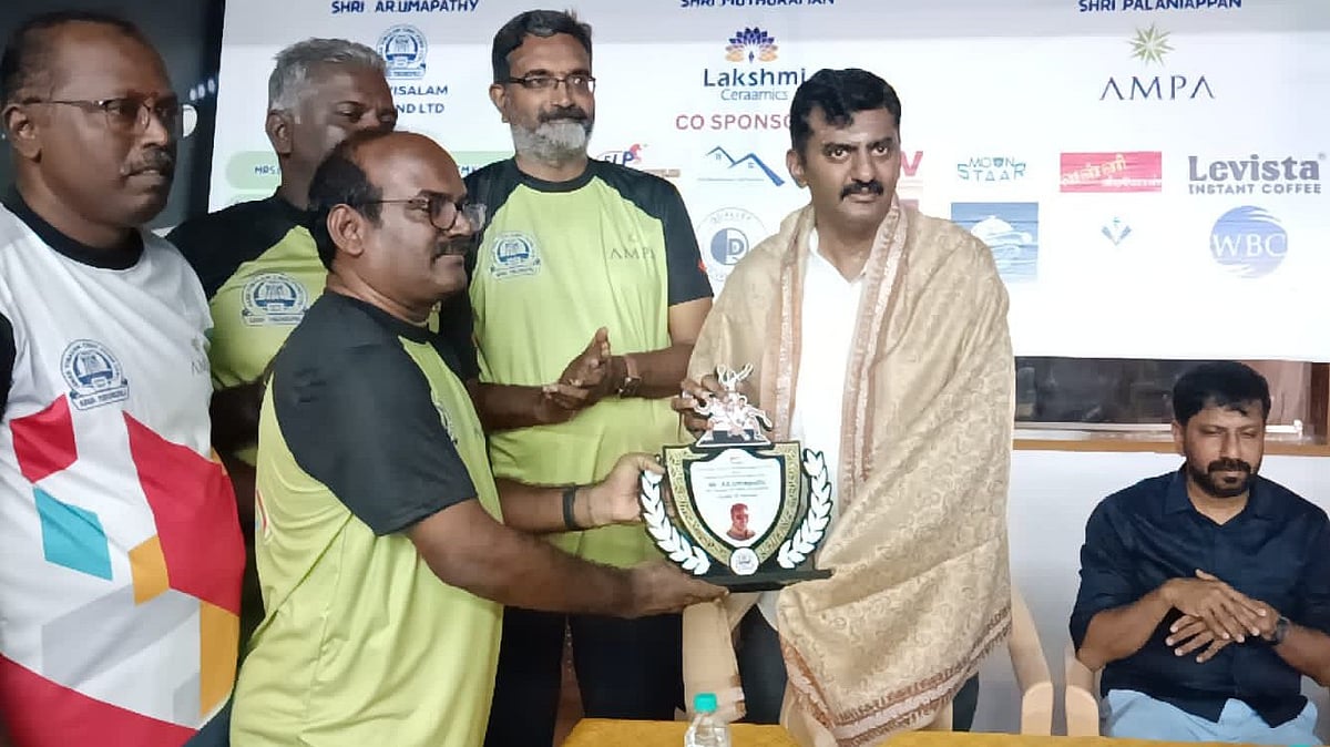 காரைக்குடி: சிறப்பாக நடைபெற்ற மாநில அளவிலான பேட்மிட்டன்!