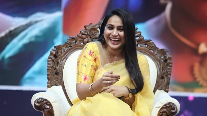 `மஞ்சள் மேகம் ஒரு மஞ்சள் மேகம்..!’ - `சிறகடிக்க  ஆசை’ நடிகை சல்மா அருண் லேட்டஸ்ட் க்ளிக்ஸ்| Album