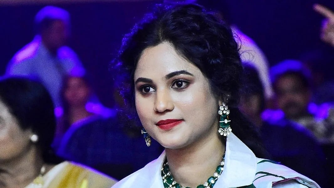 செய்தி வாசிப்பாளர் கண்மணி லேட்டஸ்ட் க்யூட் க்ளிக்ஸ்| Photo Album