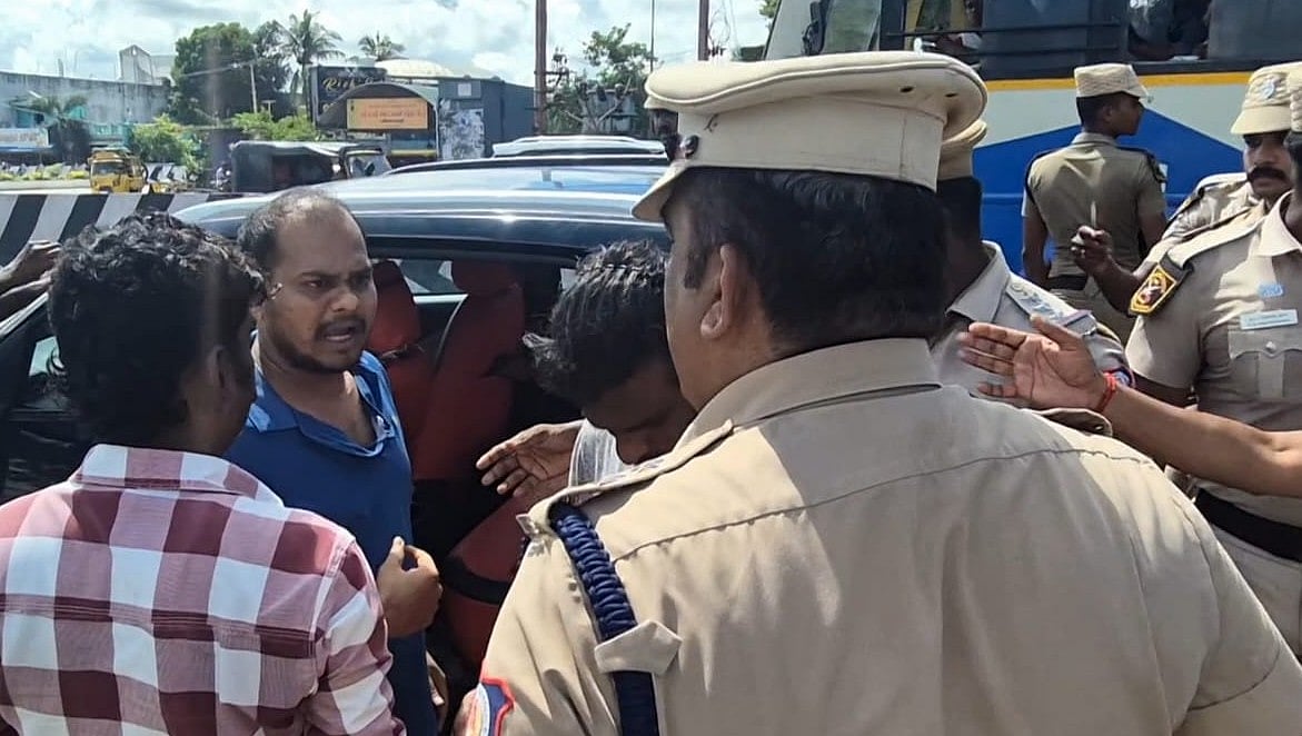 ``நான் யாரு தெரியுமா? என் அப்பா கலெக்டர் பி.ஏ!'' - மது போதையில் தகராறு; சம்பவம் செய்த கடலூர் எஸ்.பி