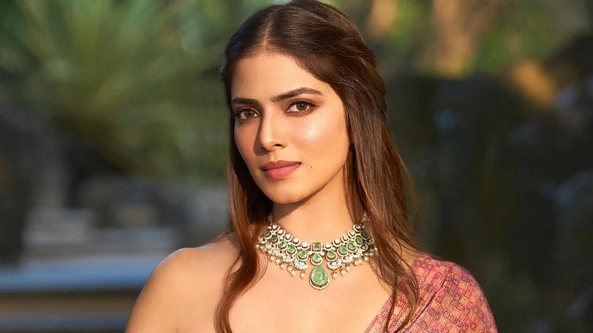 'அழகிய பாரிஸ் தெருக்களில் என் அம்மாவோடு...'- மாளவிகா மோகனன் நெகிழ்ச்சி