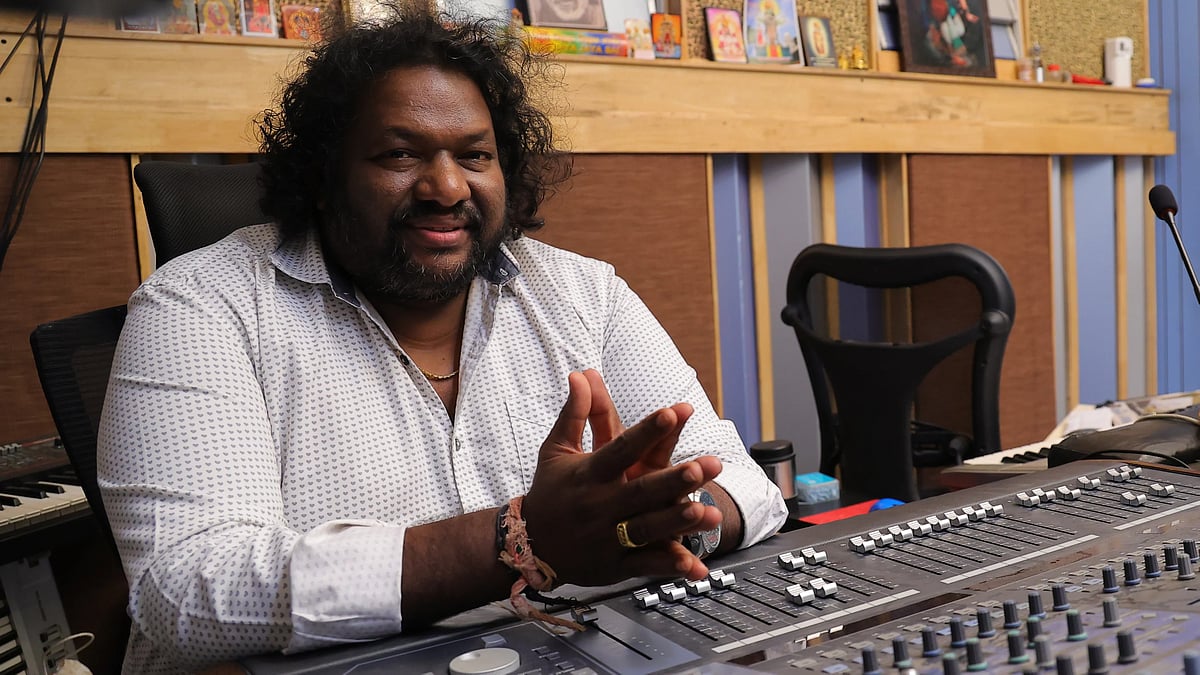 சபேஷ் மறைவு: ``அப்பாவ பார்க்கவே முடியல, ரொம்ப ஒடஞ்சிட்டாரு