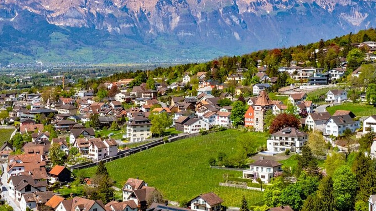 Liechtenstein: விமான நிலையம், நாணயம் இல்லாத சிறிய நாடு; பணக்கார நாடுகளில் ஒன்றாக இருப்பது எப்படி?