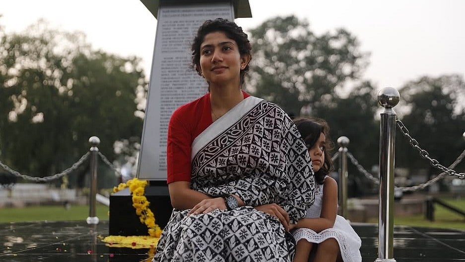 Amaran: ஓராண்டை நிறைவு செய்த `அமரன்'; BTS புகைப்படங்களைப் பகிர்ந்த சாய் பல்லவி | Photo Album 