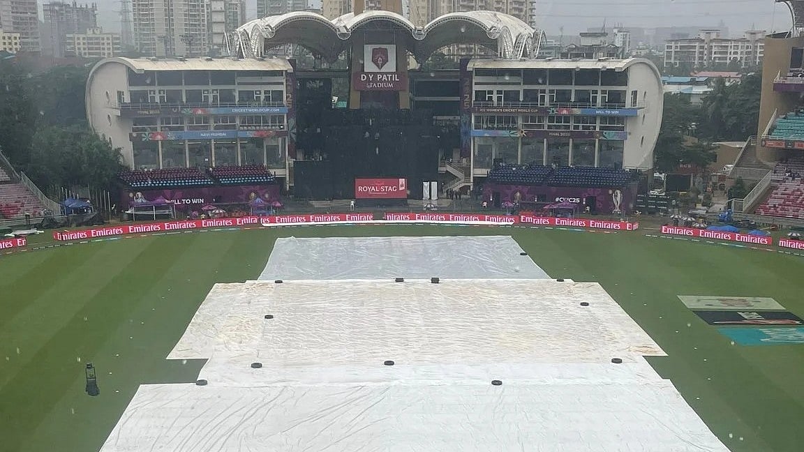 Ind vs SA : கொட்டும் மழை; இறுதிப்போட்டி தொடங்குவதில் தாமதம்! - மழை தொடர்ந்தால் என்ன நடக்கும்?