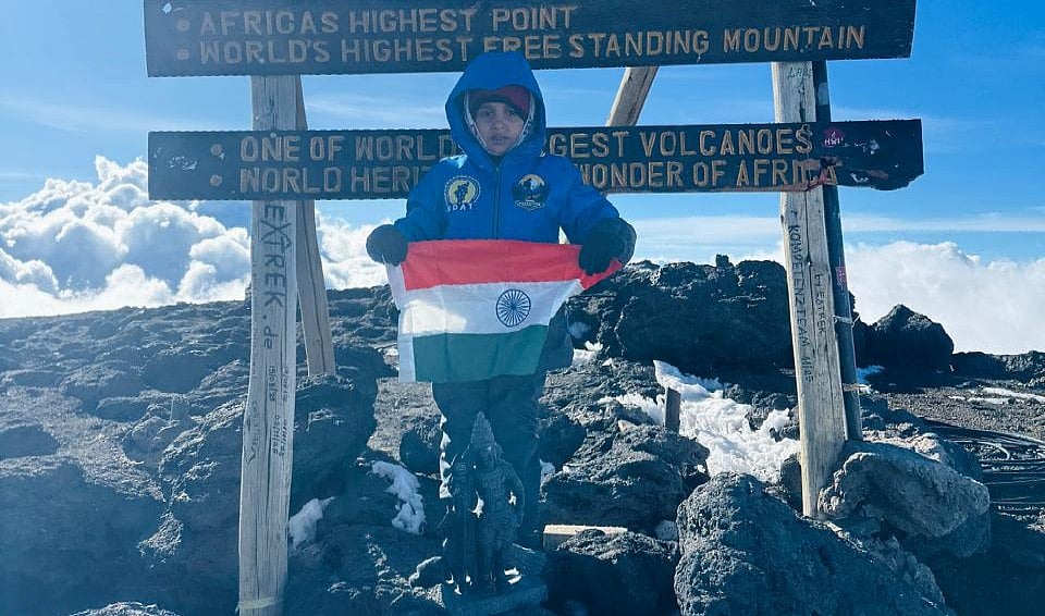 Kilimanjaro: ஐந்து வயதில் கிளிமாஞ்சாரோ சிகரம் ஏறி சாதனை; விருதுநகர் சிறுவனுக்குக் குவியும் பாராட்டு