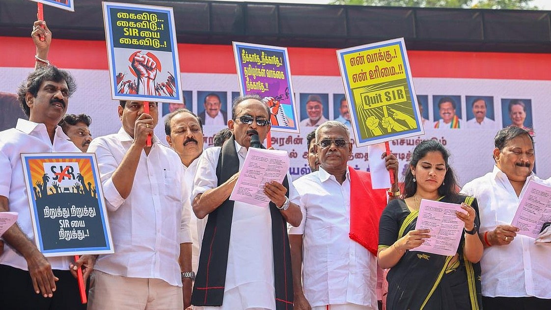 `SIR நடவடிக்கையை நிறுத்து' - சென்னை உட்பட 43 இடங்களில் திமுக கூட்டணி ஆர்ப்பாட்டம்!