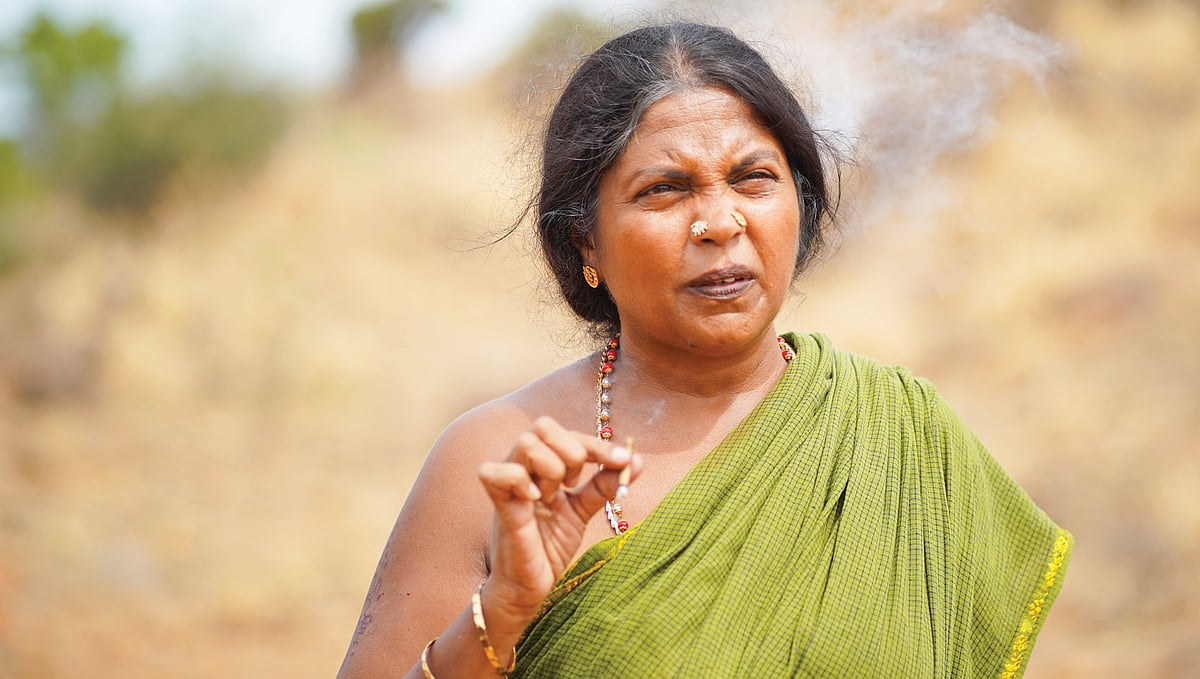 அங்கம்மாள் விமர்சனம்: உள்ளூர் கதையை உலக சினிமாவாக முன்னிறுத்தும் இயல்பான படைப்பு!