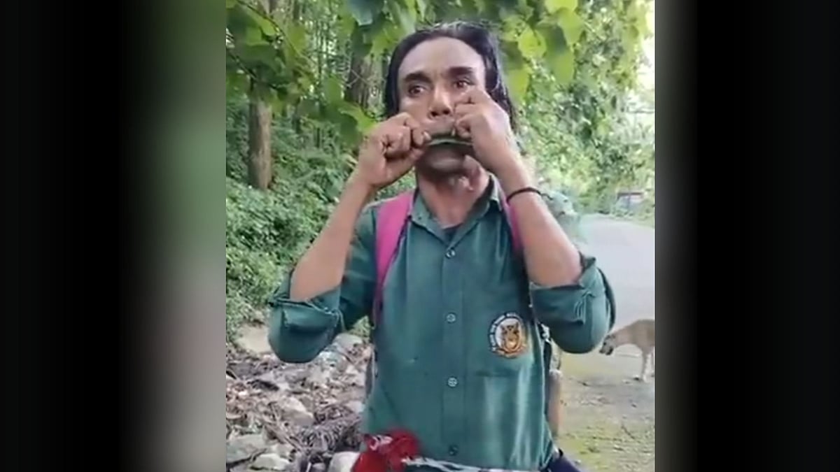 `இலையை வைத்து இசை' இணையவாசிகளிடம் கவனம் பெற்ற நபர் -  வன அதிகாரி பகிர்ந்த வீடியோ வைரல்