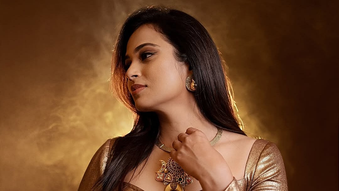 Ramya pandian: நடிகை ரம்யா பாண்டியன் லேட்டஸ்ட் க்ளிக்ஸ் | Photo Album